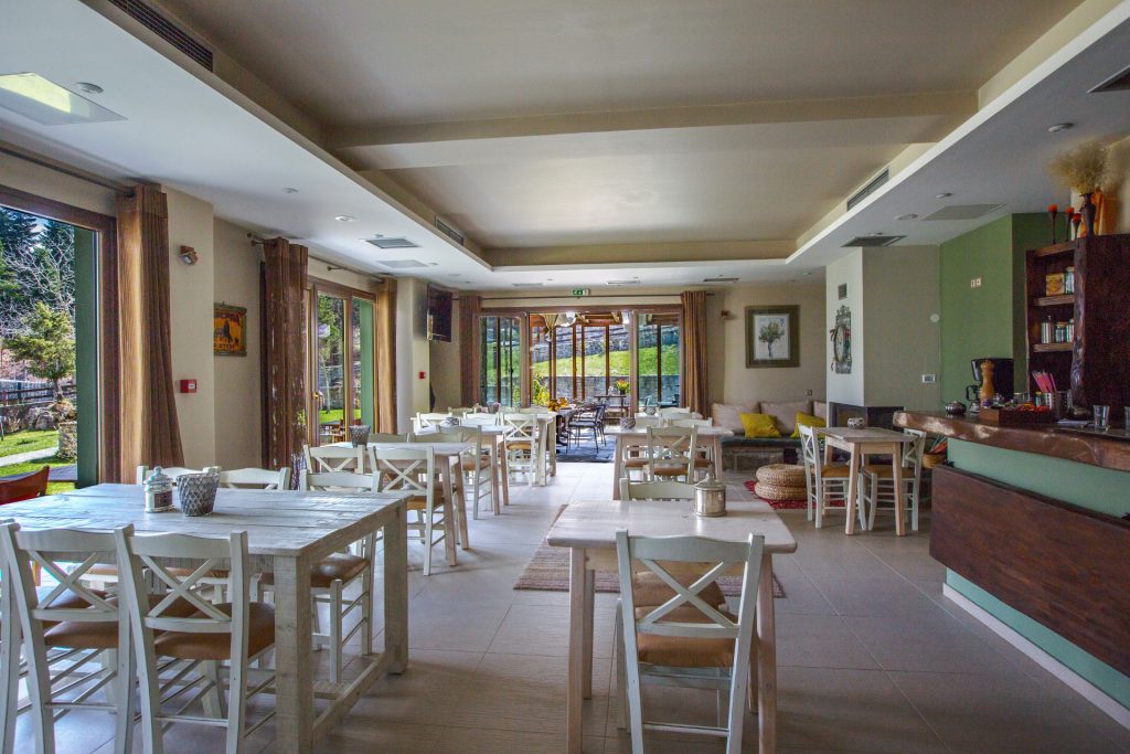 Εστιατόριο Ξενοδοχείου/Hotel Restaurant