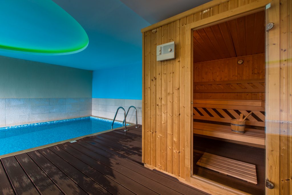 Sauna and Swimming Pool/Σάουνα και Πισίνα