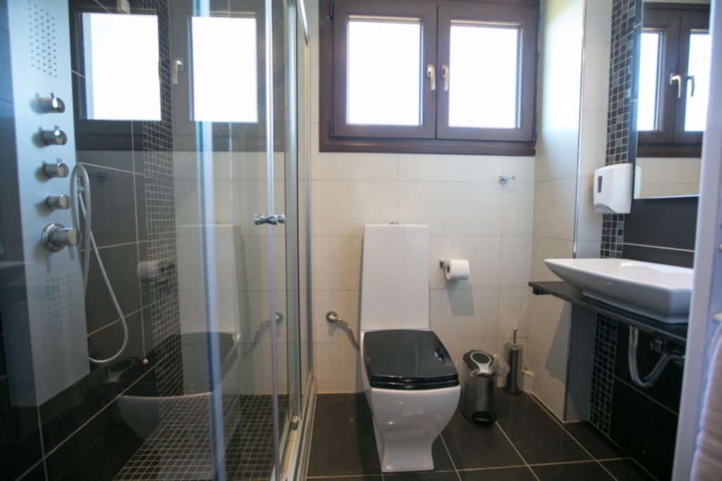 Suite Bathroom and Hydromassage/Μπάνιο Σουίτας και Υδρομασάζ
