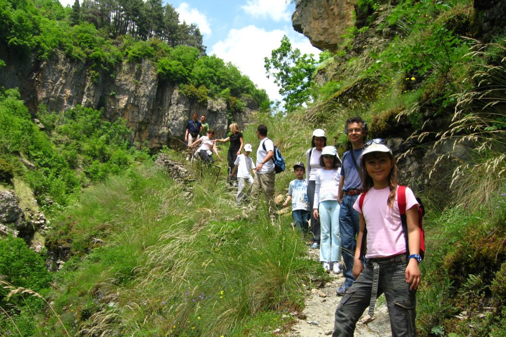 Trekking for all ages/Πεζοπορία για όλες τις ηλικίες